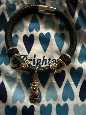 Brighton "GRADUATE OWL" Silver-Gold Additional Beads & Black Leather Bracelet